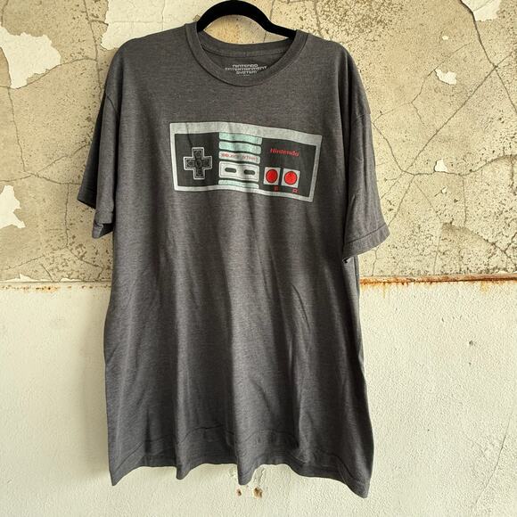 Nintendo Controller Graphic T Shirt Mens 2XL Charcoal Gray Retro Gamer Tee - Picture 1 of 4